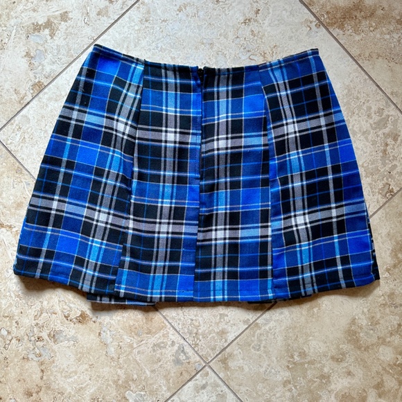 LIP SERVICE | Vintage Plaid Mini Skirt - Picture 2 of 9